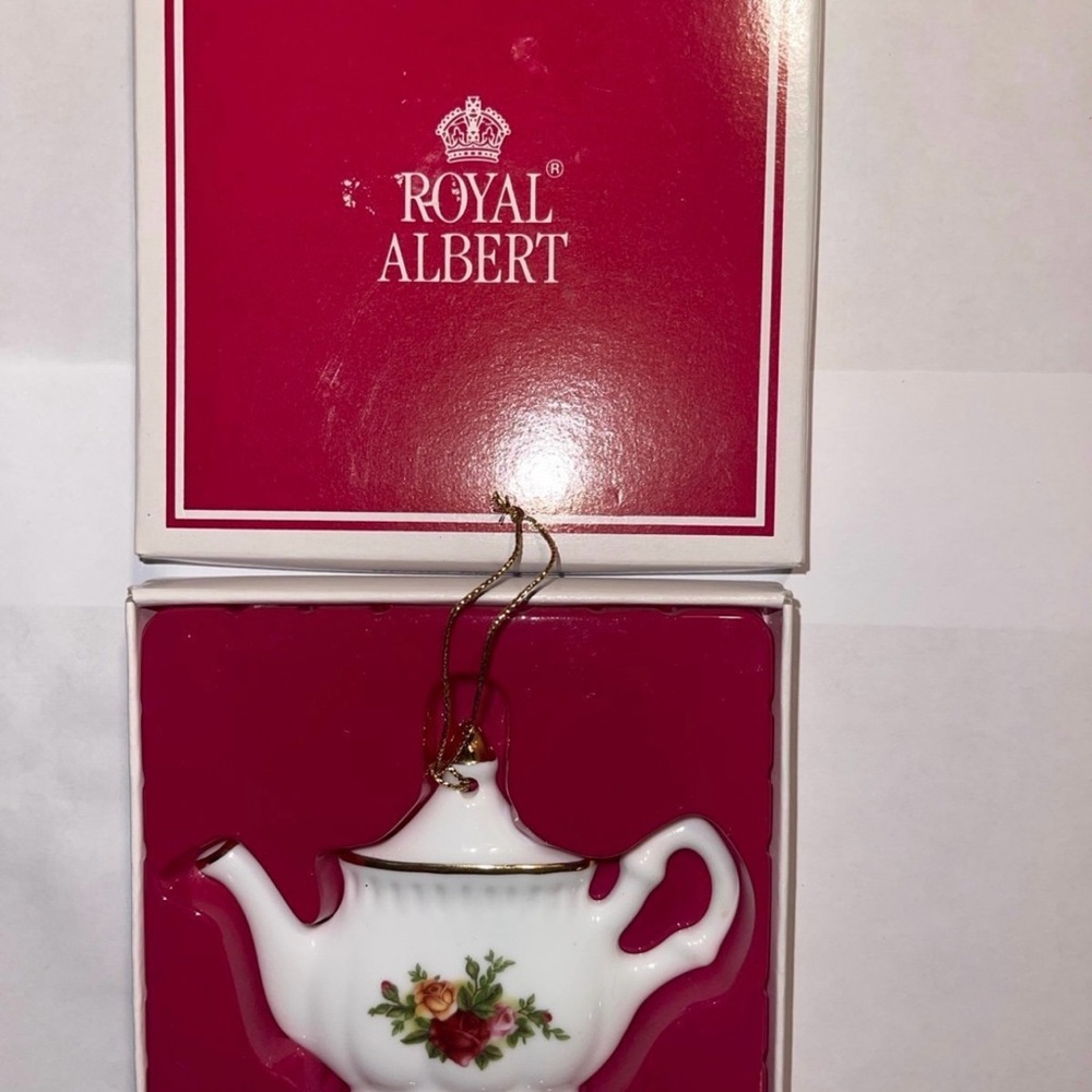 Vintage Royal Albert Old Country Roses Teapot Bone China Christmas Ornament 1998